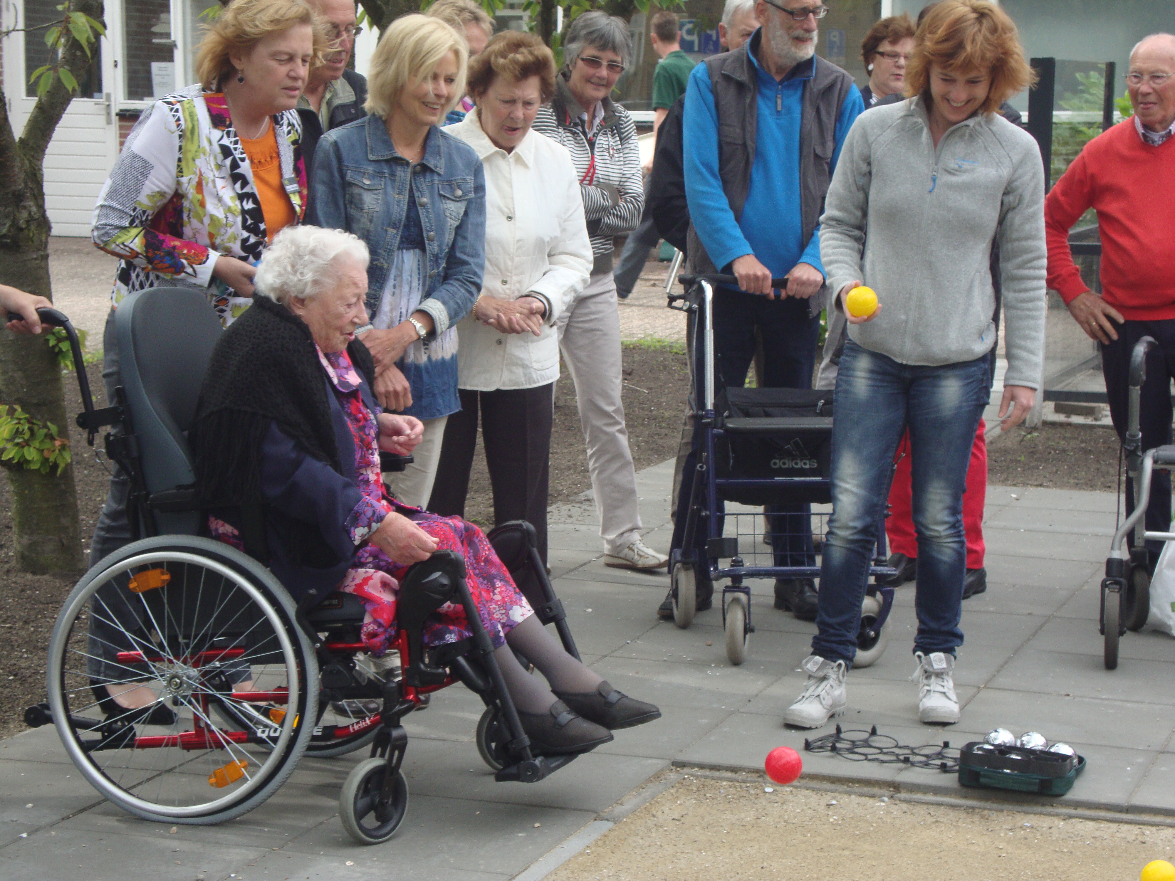 opening activiteitenplein bbq 1 07 13